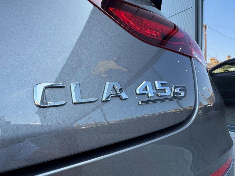 MERCEDES-BENZ CLA
