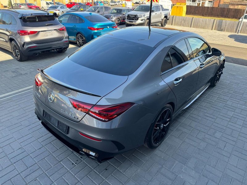 MERCEDES-BENZ CLA