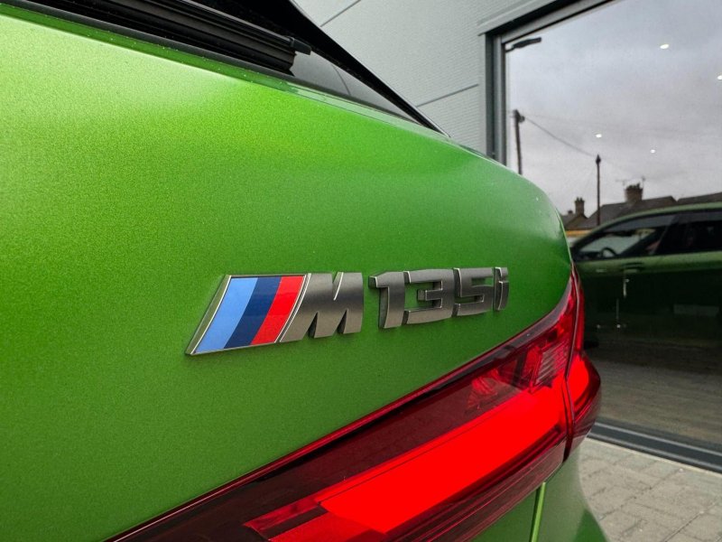 BMW 1 SERIES