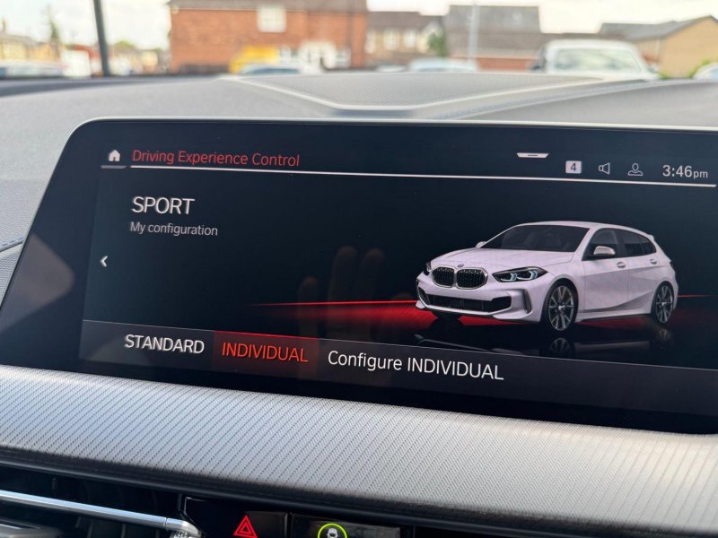 BMW 1 SERIES