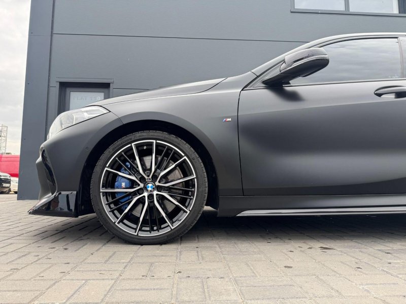 BMW 1 SERIES